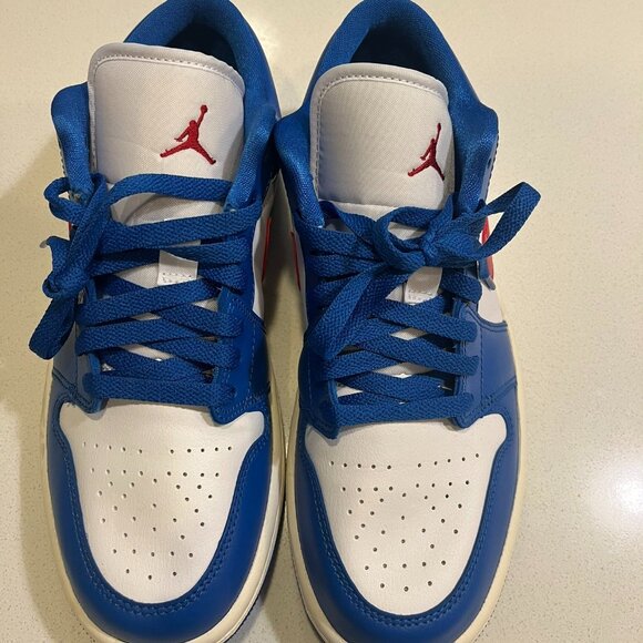 Air Jordan 1 Low Women's Shoes New without box/ Size W 8.5 / M 7 - Picture 1 of 6
